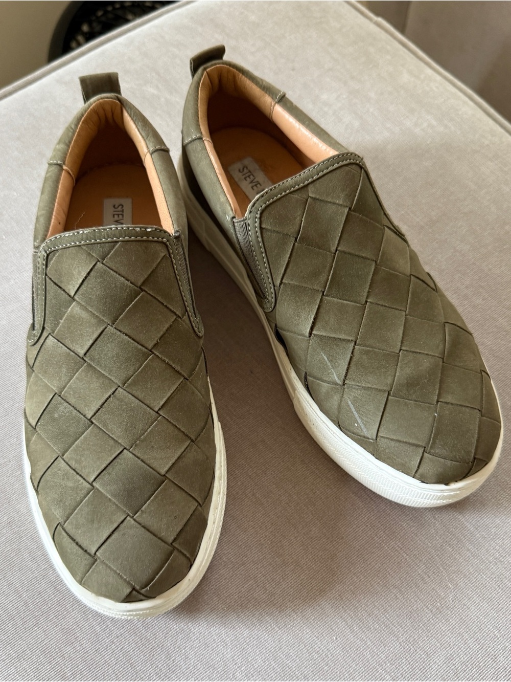 Steve Madden Aldene slip on sneaker, olive green, Size 6